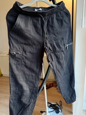 DKNY Black Casual Cargo Pants with Zipper Pockets